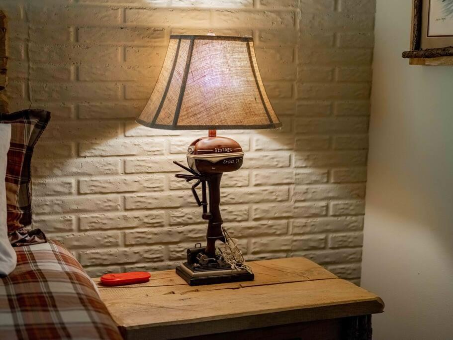 Stonegate Lodge Bed, Wifi, 50In Roku Tv, Salt Water Pool Room #109 Eureka Springs Exterior photo